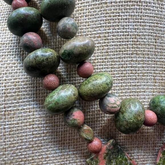 Artisan Serpentine & Unakite Multi-strand Statement Necklace - Picture 4 of 8